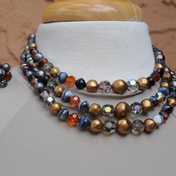 Vintage Laguna Necklace and Earrings - Picture 2 of 6